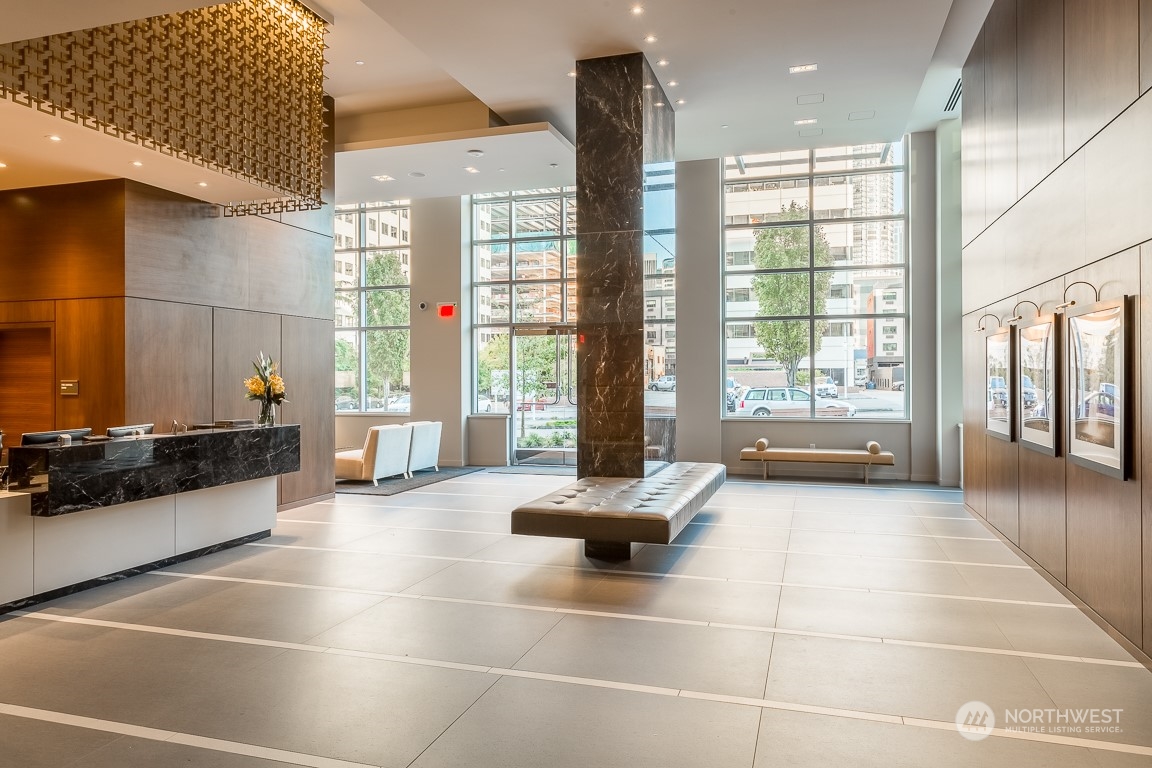 588 Bell Street Unit: 2805S