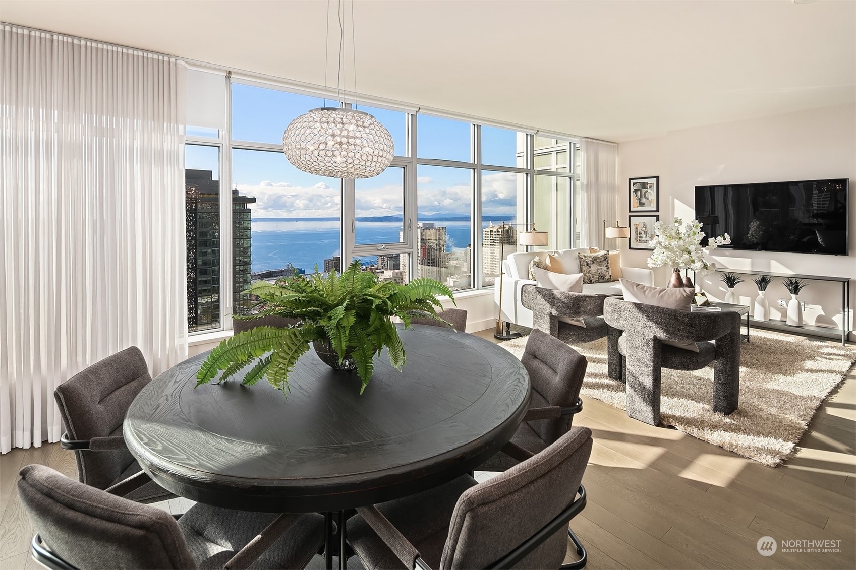 588 Bell Street Unit: 2805S