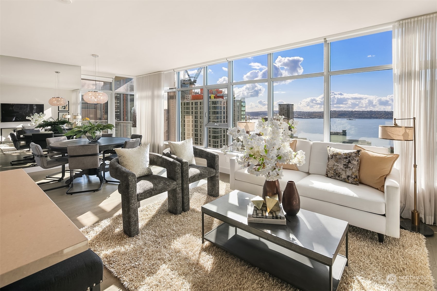 588 Bell Street Unit: 2805S