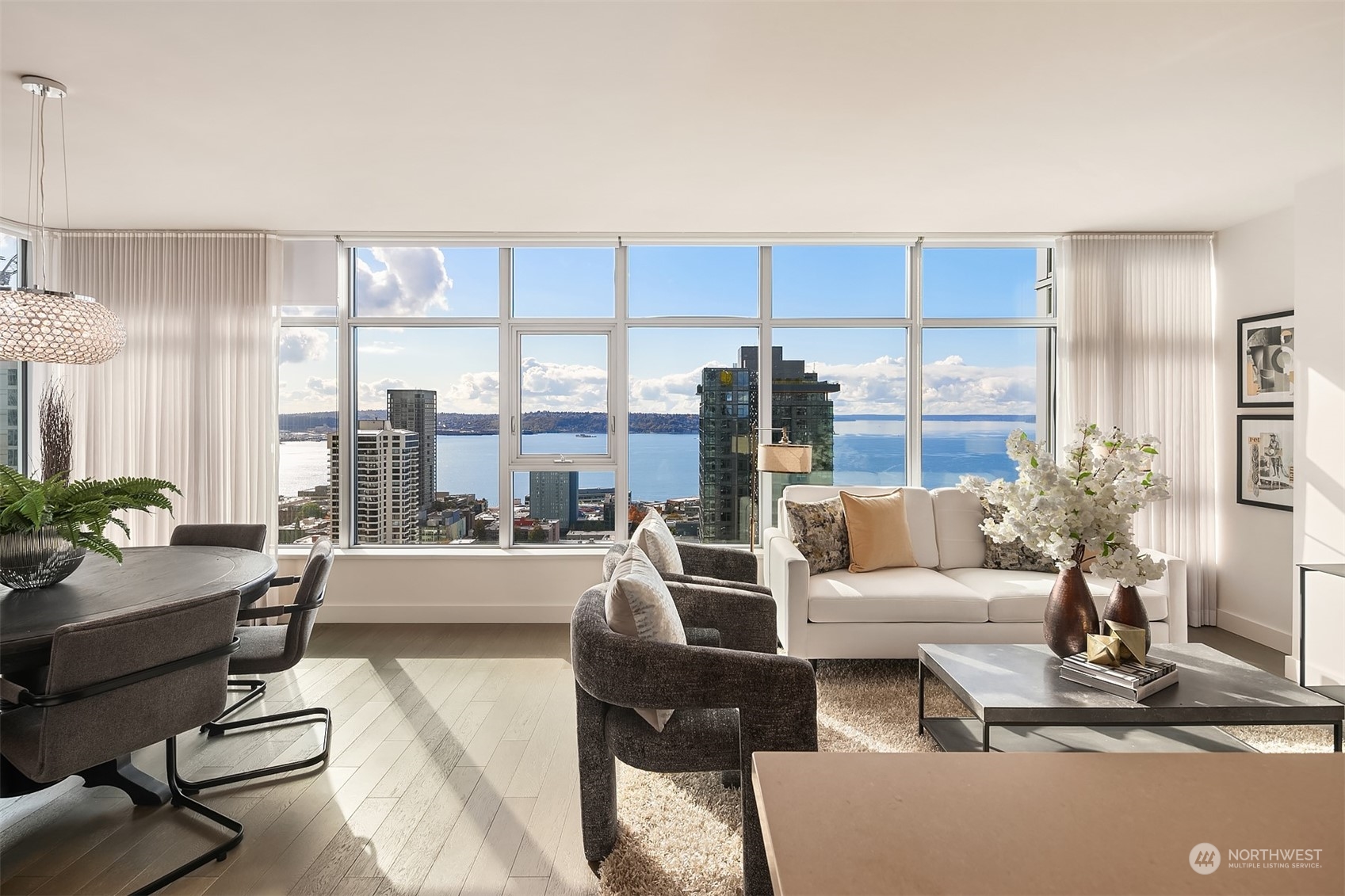 588 Bell Street Unit: 2805S