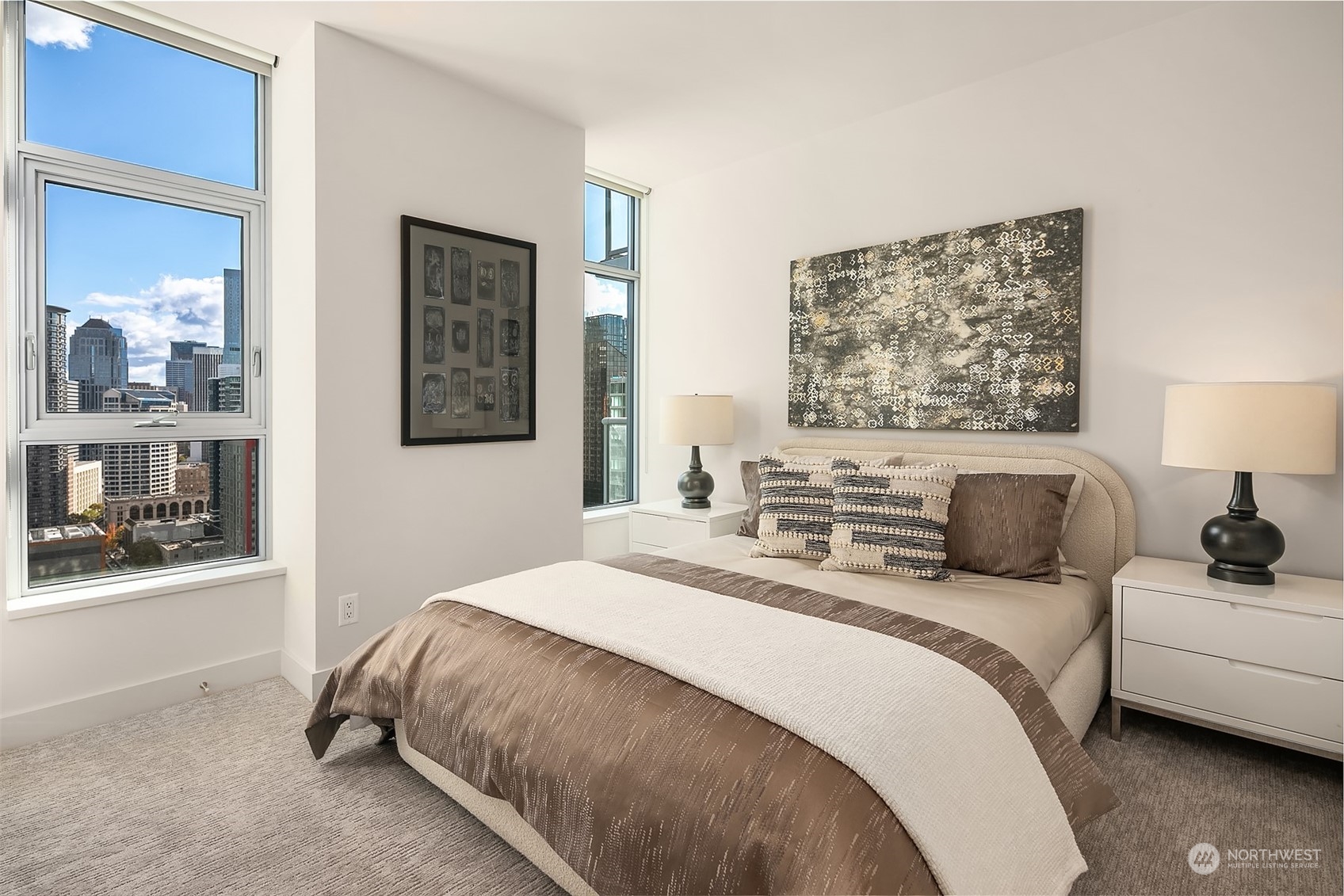 588 Bell Street Unit: 2805S