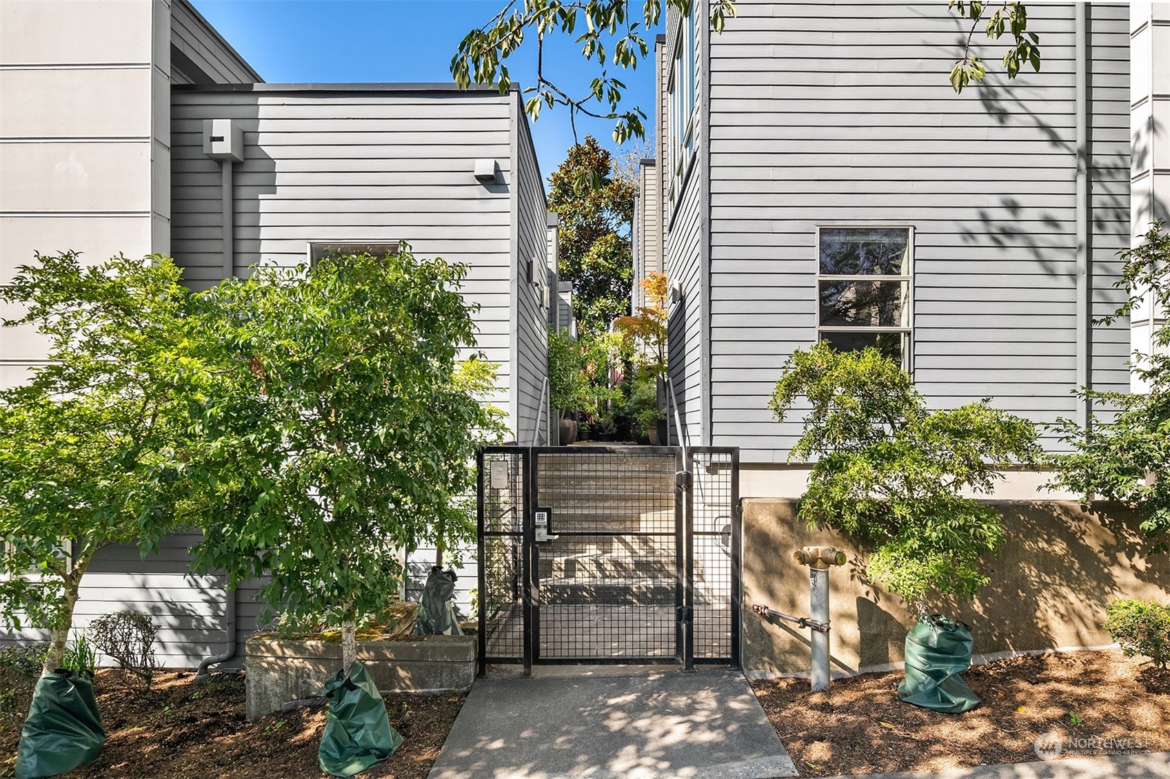 1106 E Howell St Unit: A