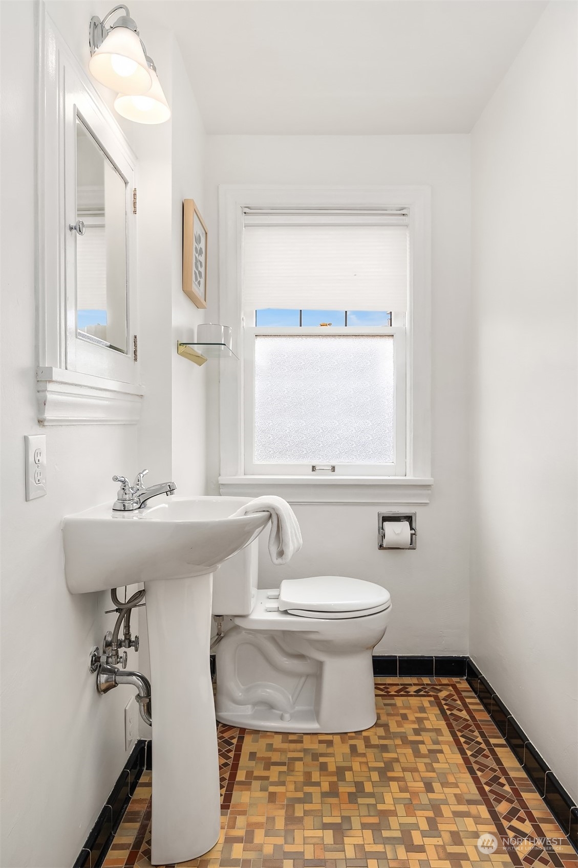 2637 W Newton Street