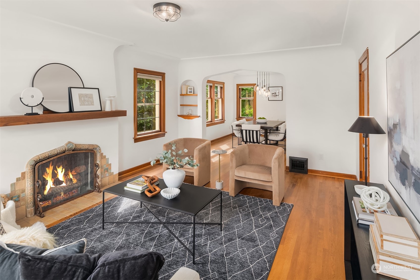 2637 W Newton Street