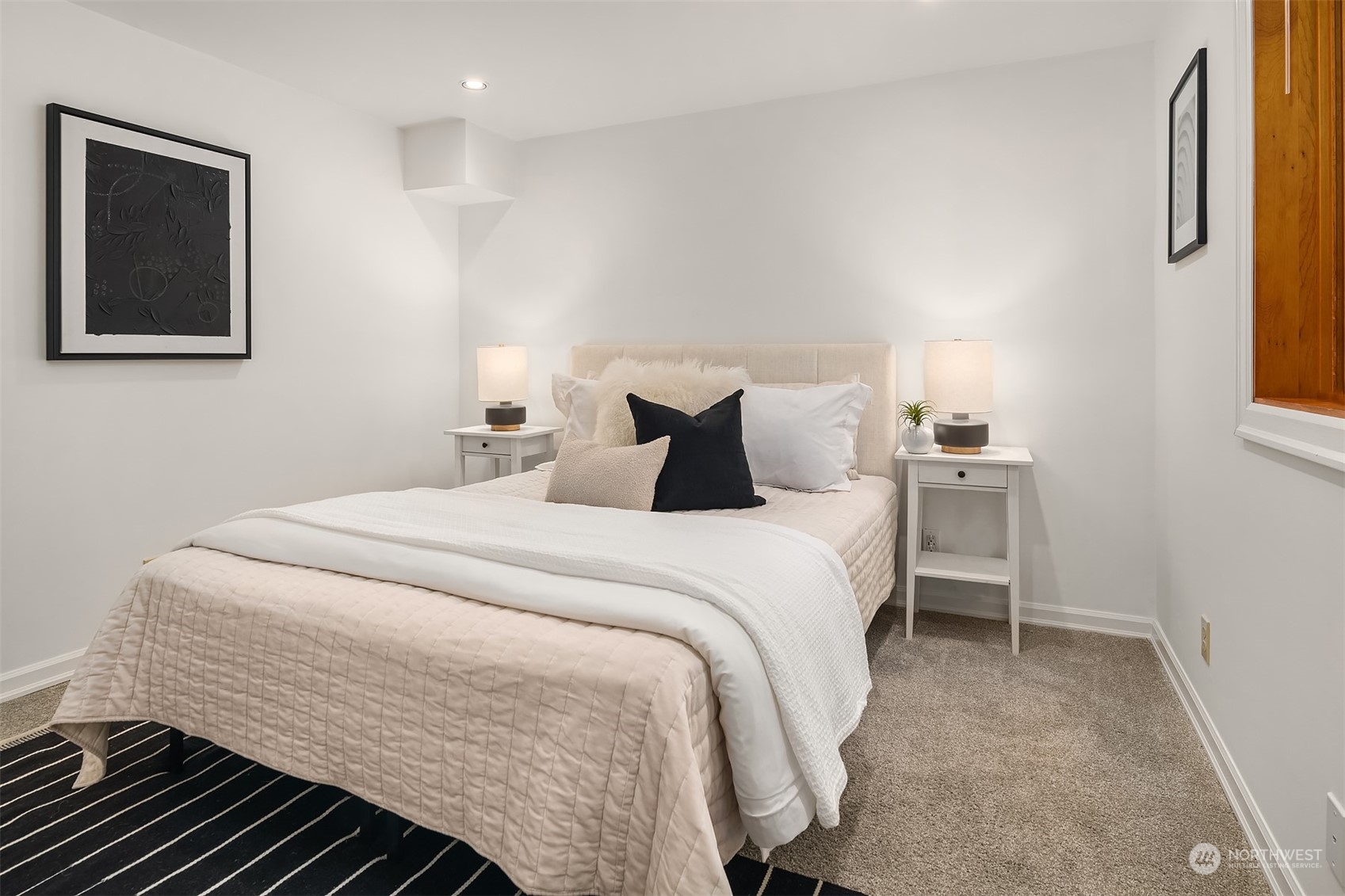 2637 W Newton Street