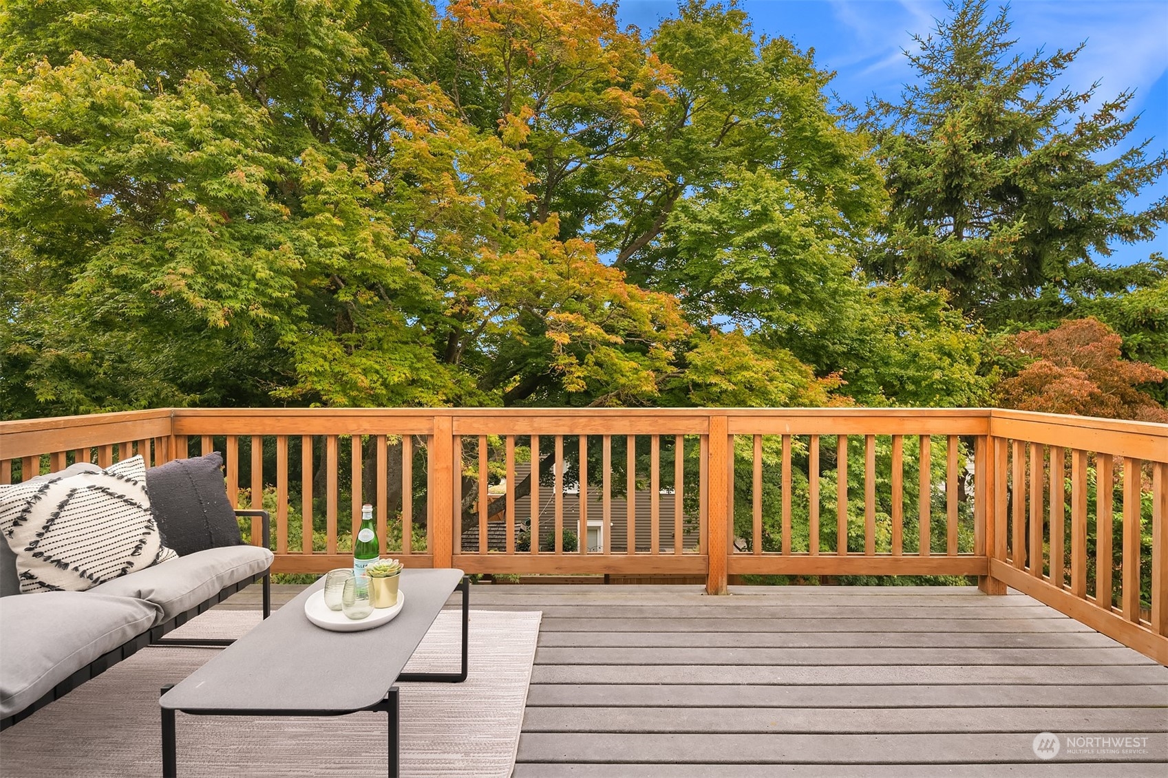 2637 W Newton Street