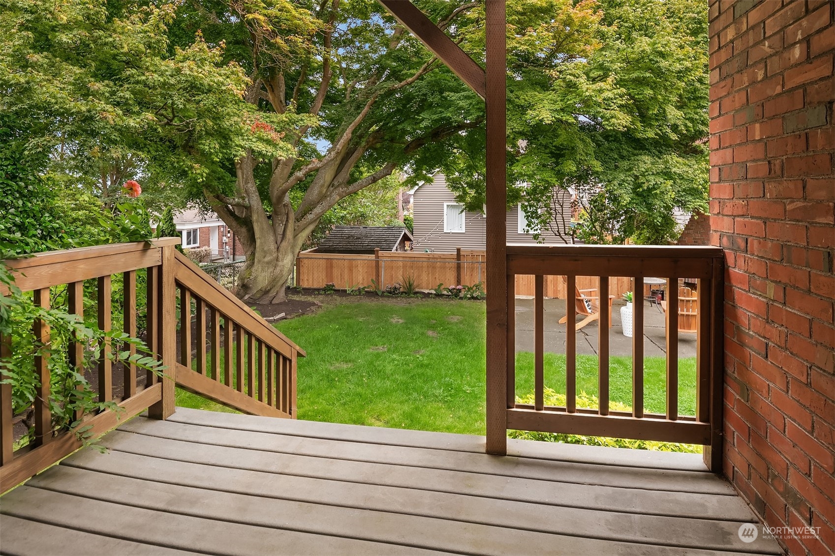 2637 W Newton Street