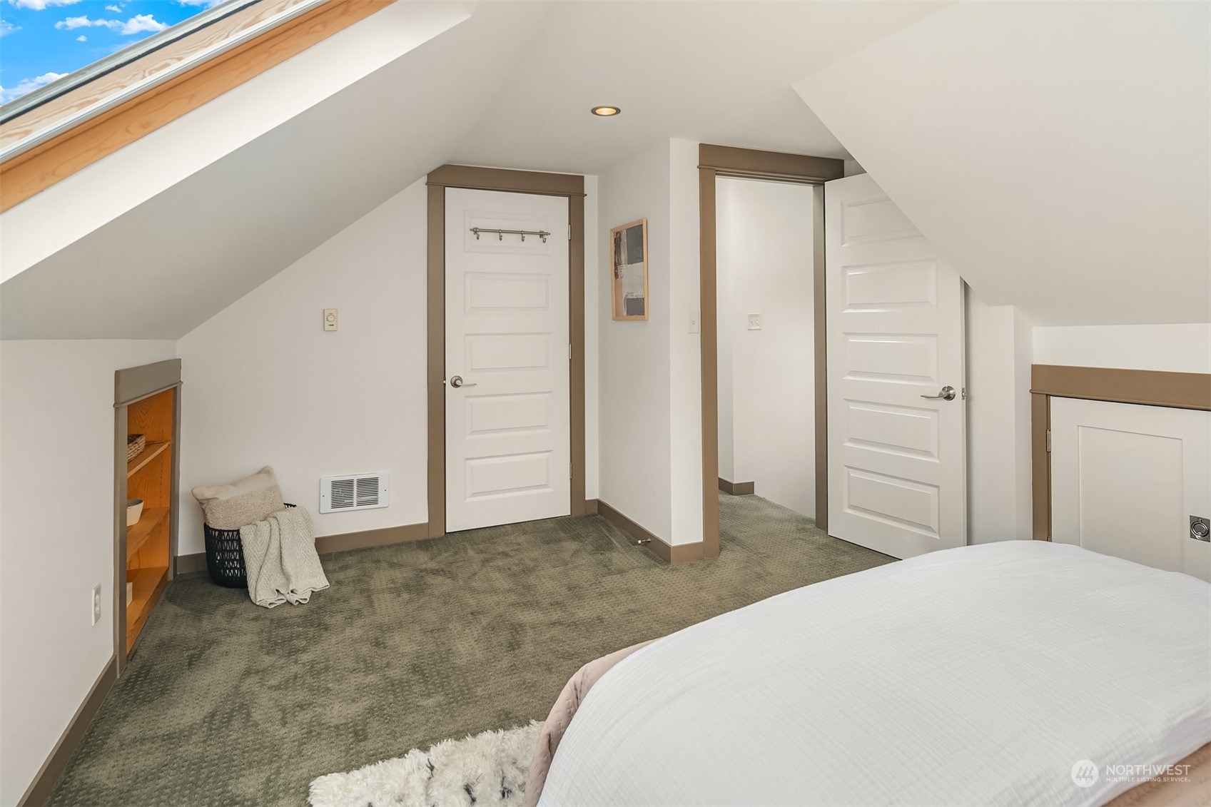 8752 Evanston Avenue N