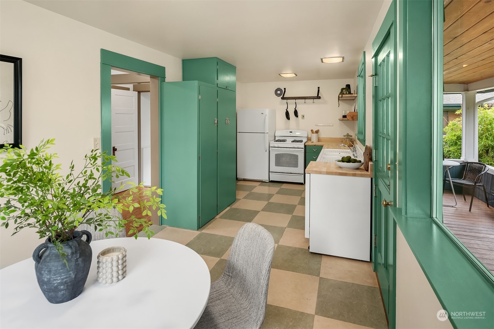 8752 Evanston Avenue N