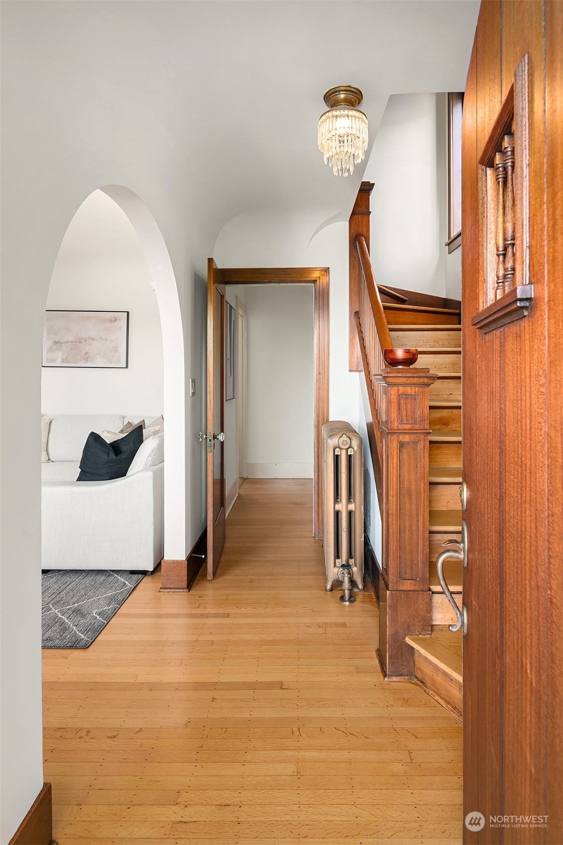 2011 E Crescent Drive