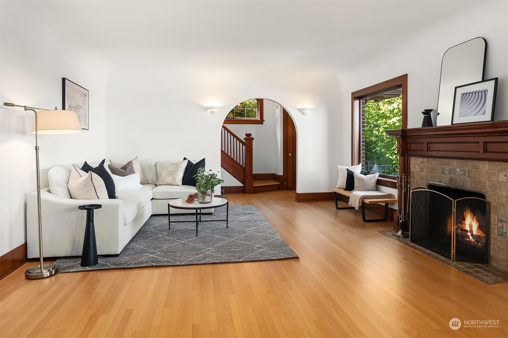 2011 E Crescent Drive