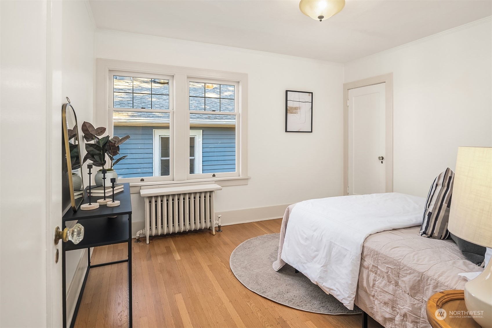 2011 E Crescent Drive