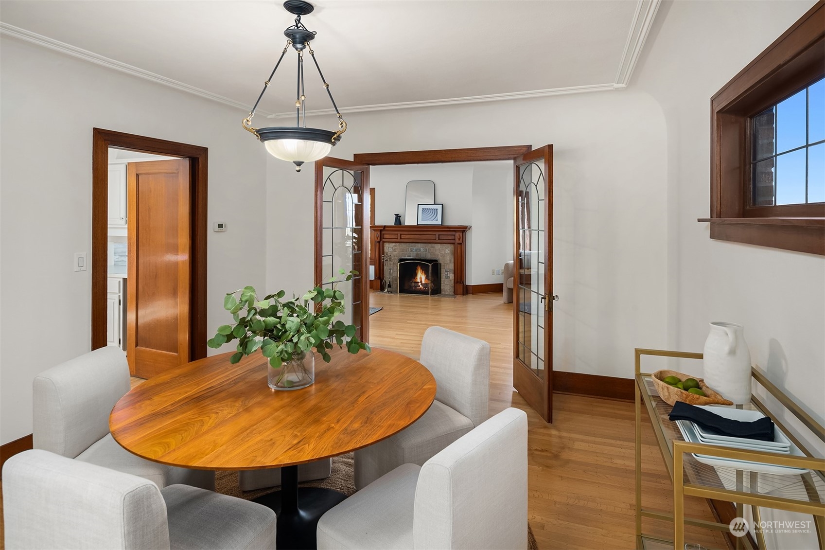 2011 E Crescent Drive