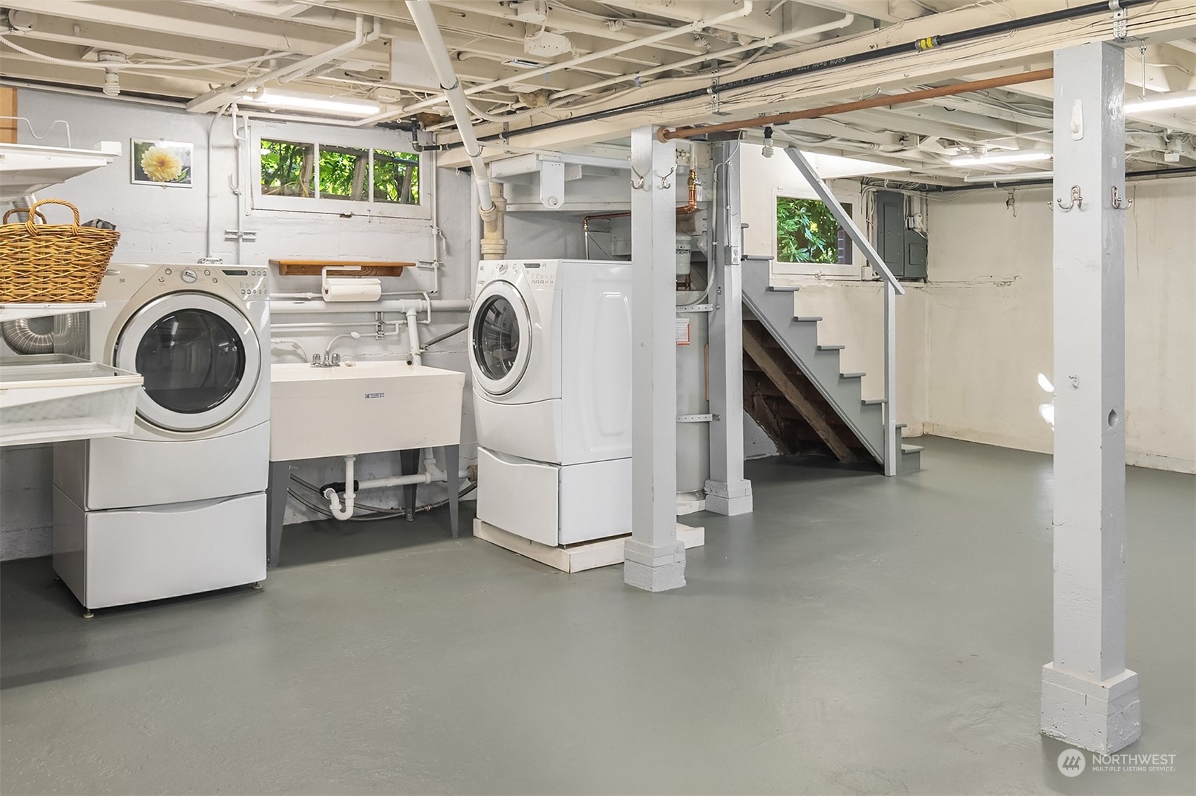 2011 E Crescent Drive