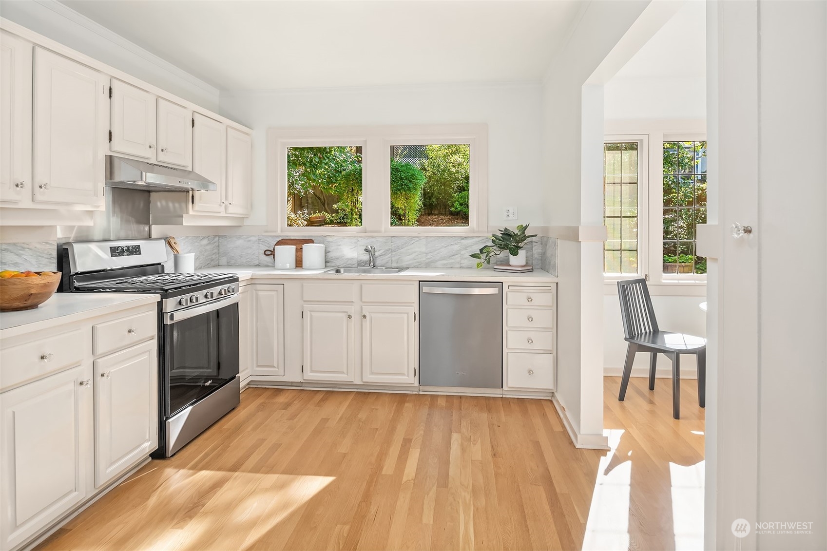 2011 E Crescent Drive