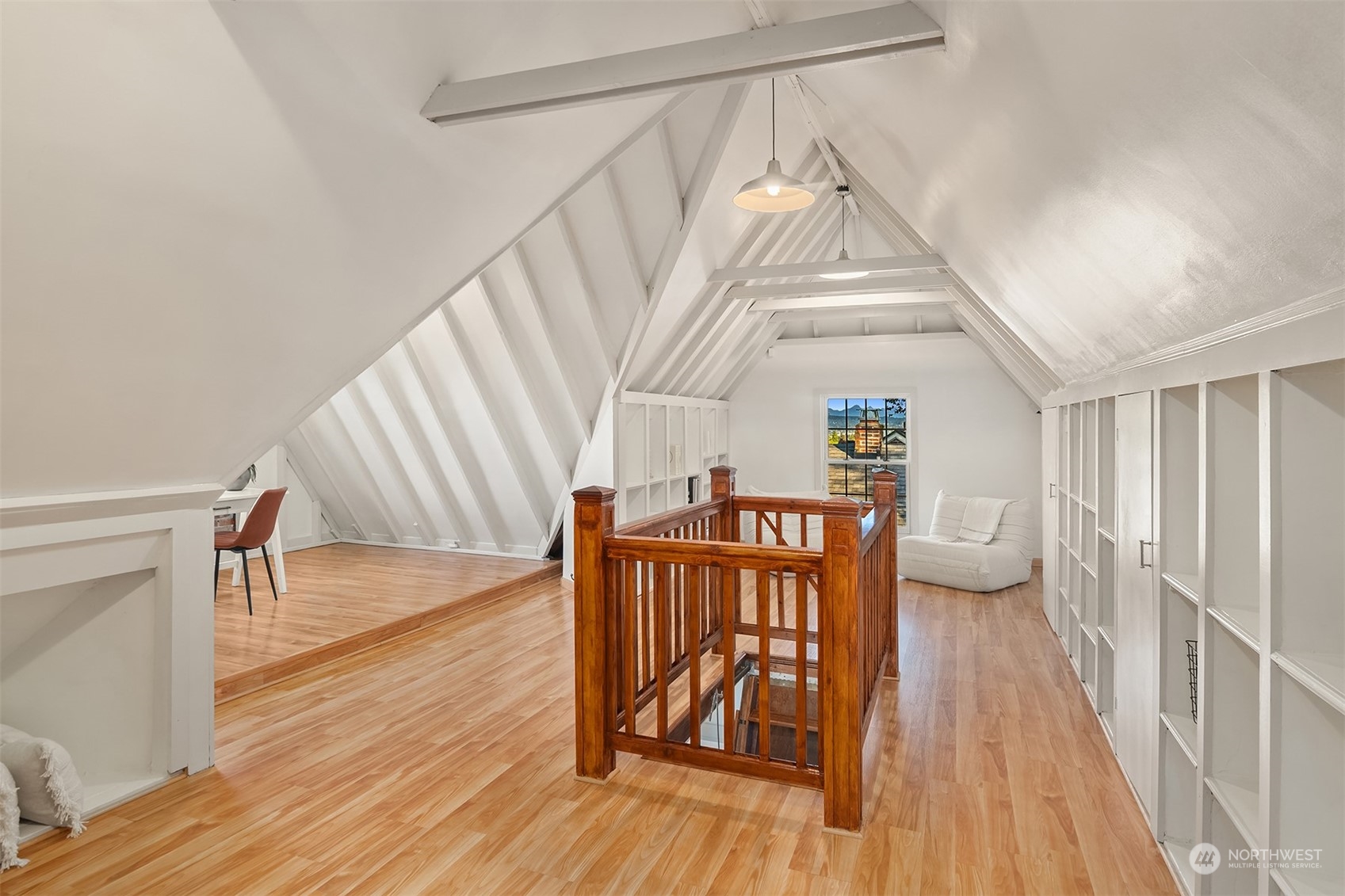 2011 E Crescent Drive