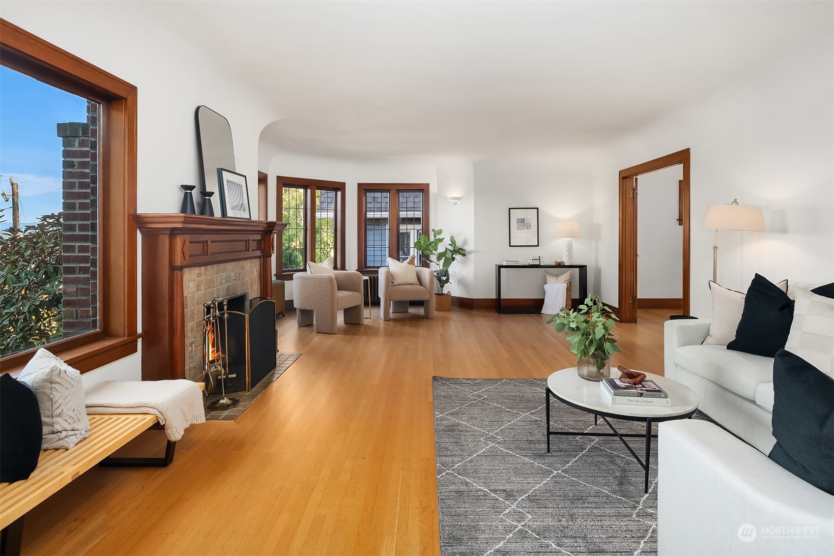 2011 E Crescent Drive