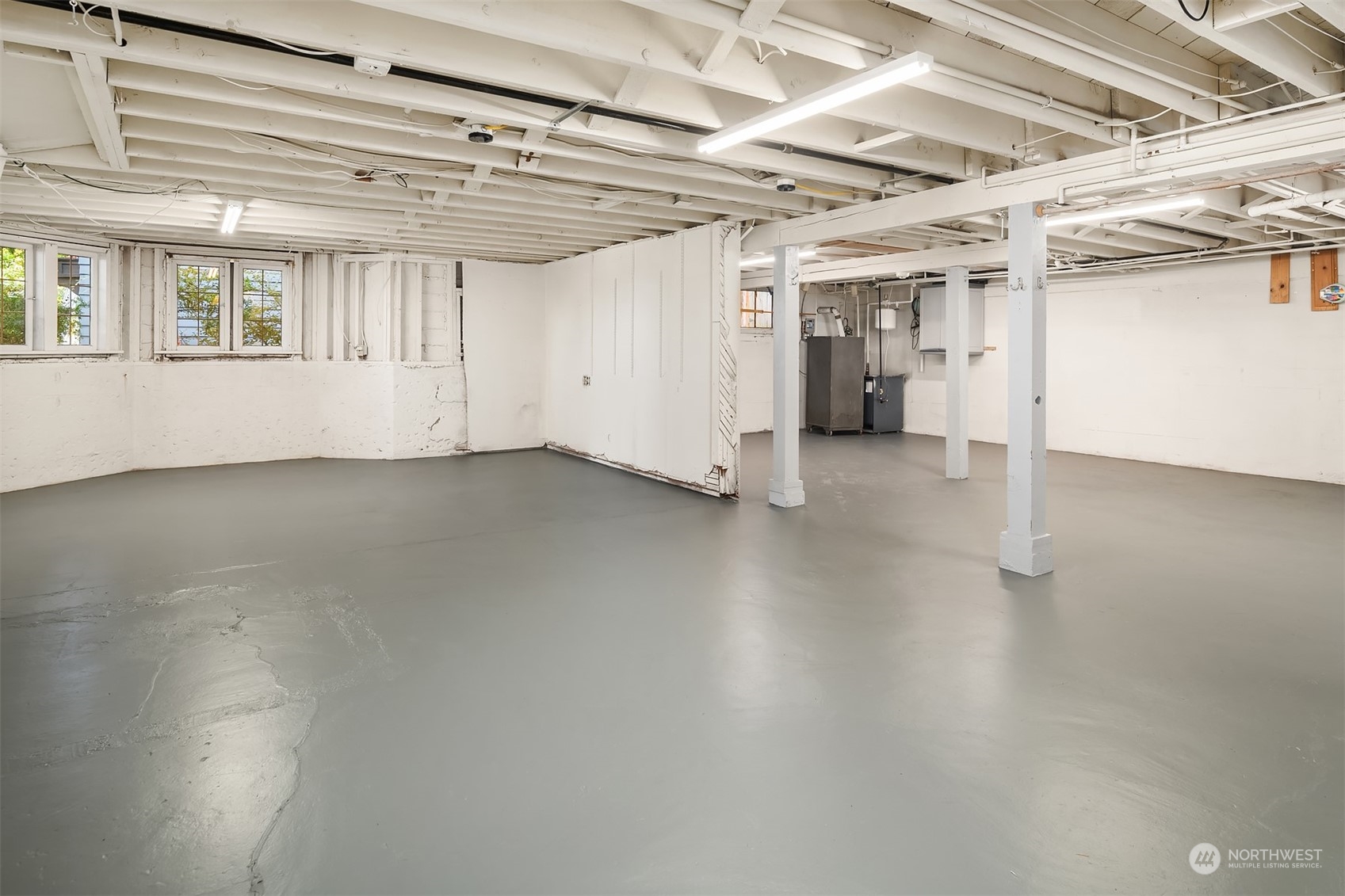 2011 E Crescent Drive