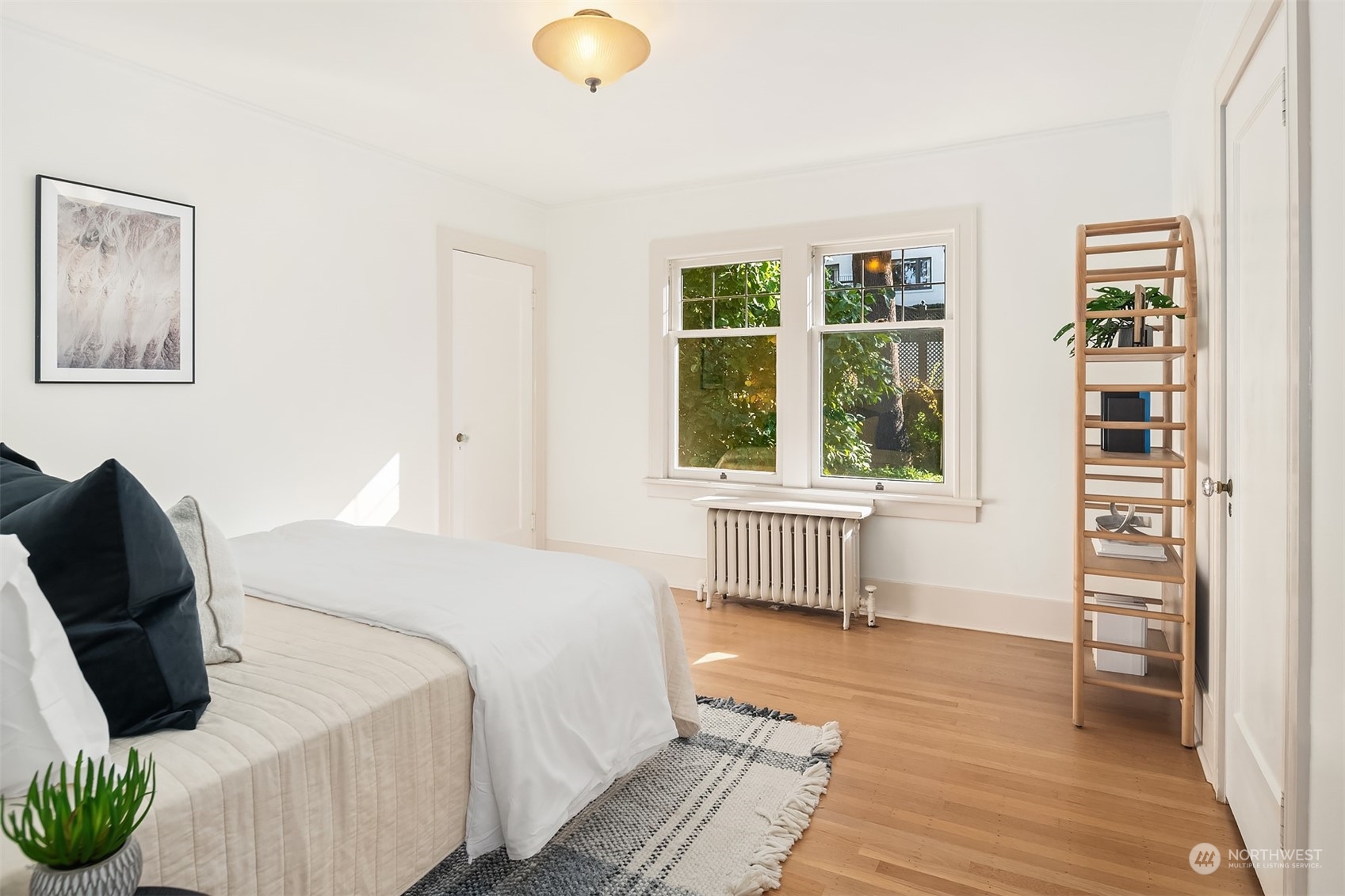 2011 E Crescent Drive