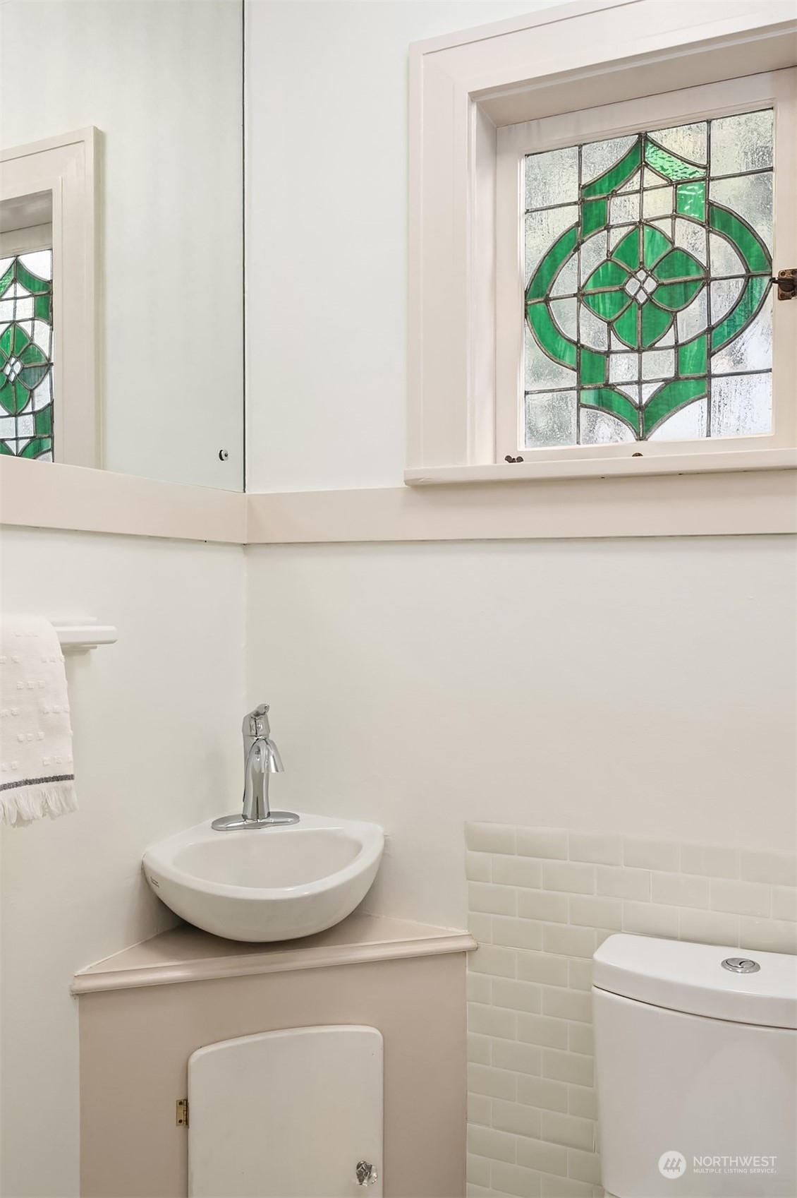 2011 E Crescent Drive