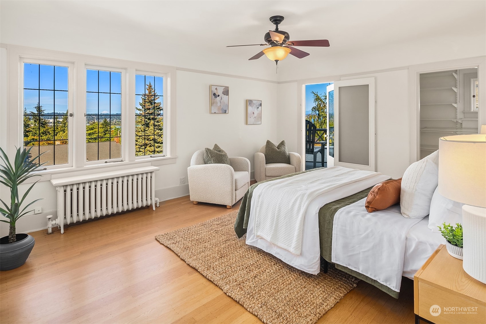 2011 E Crescent Drive