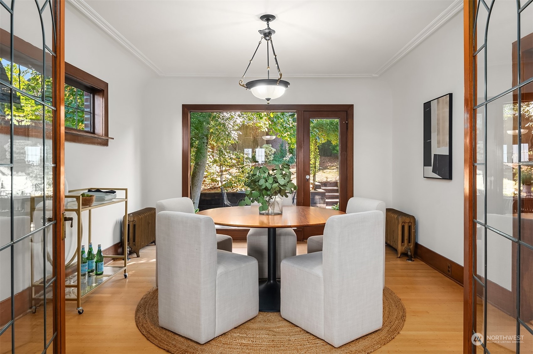 2011 E Crescent Drive