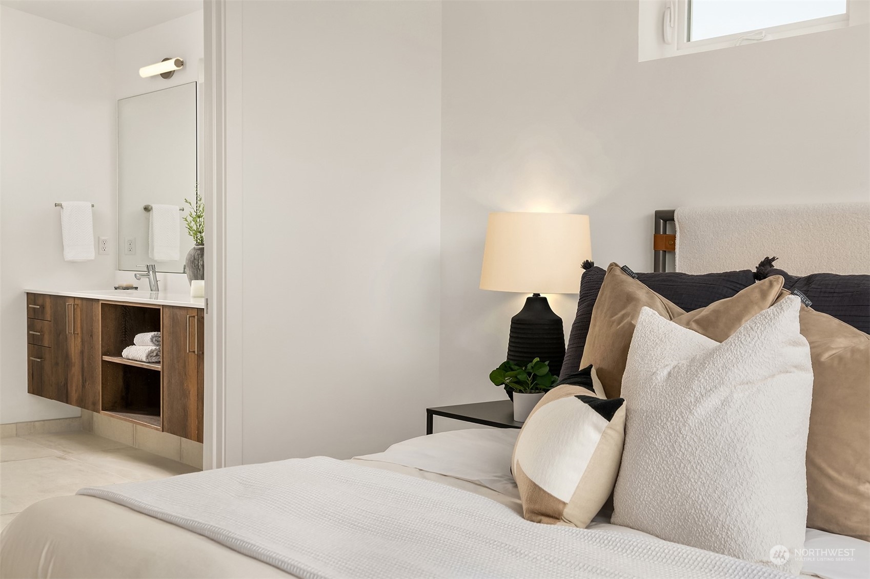 4910 S Alaska Street