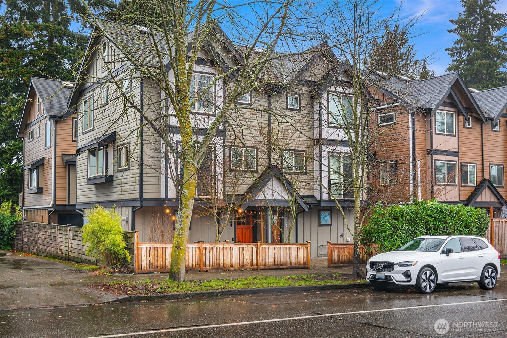 9611 Roosevelt Way NE Unit: A