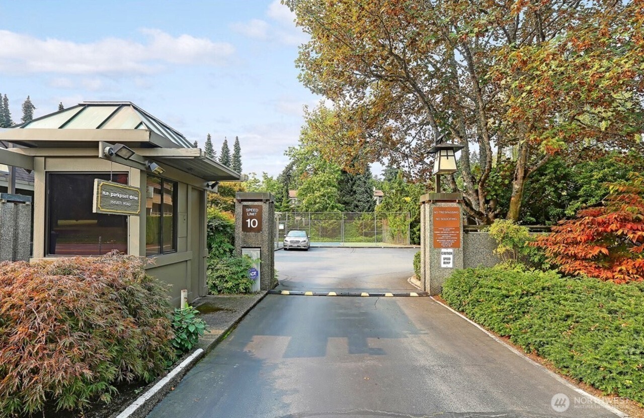 6720 Park Point Way NE Unit: E304