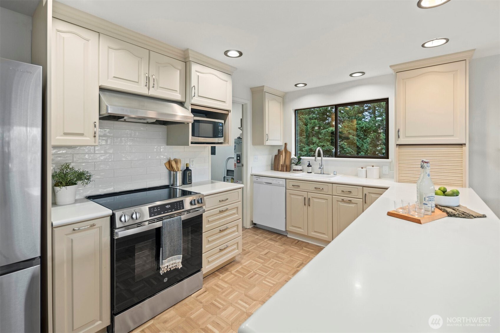 6720 Park Point Way NE Unit: E304