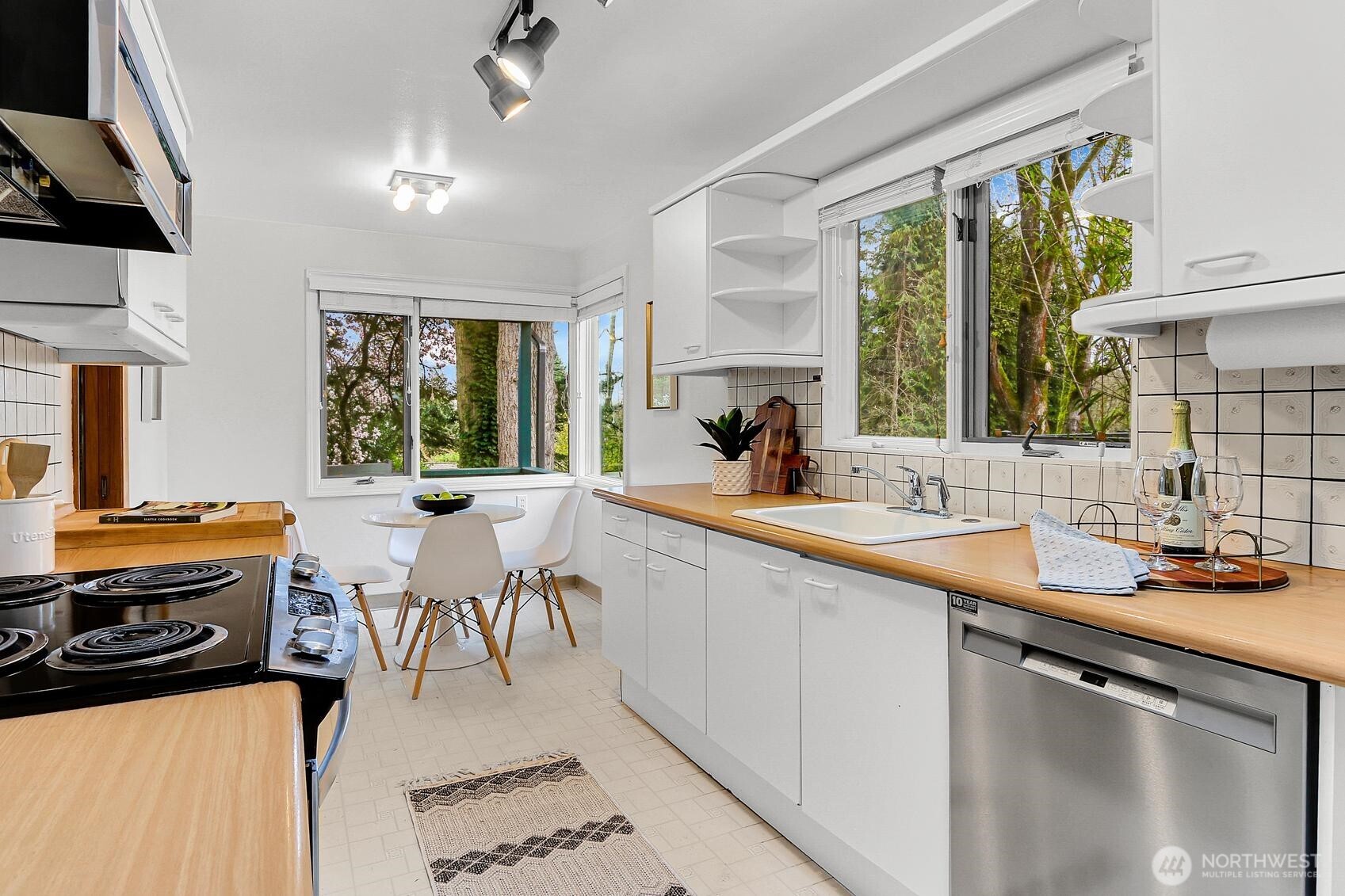 11024 27th Avenue NE