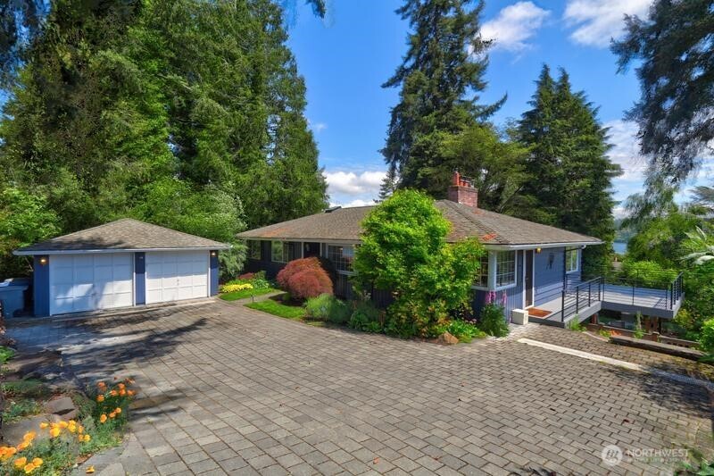 16524 37th Avenue NE