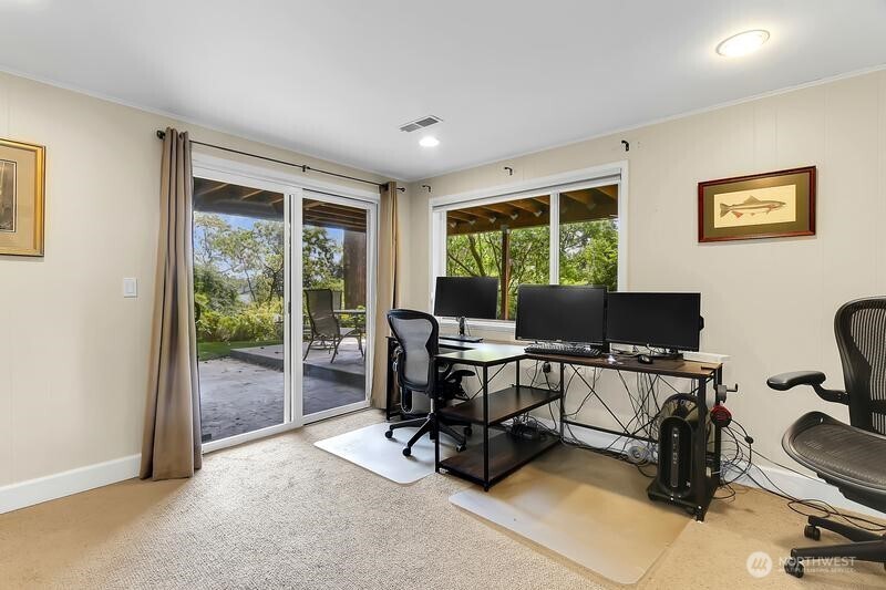 16524 37th Avenue NE