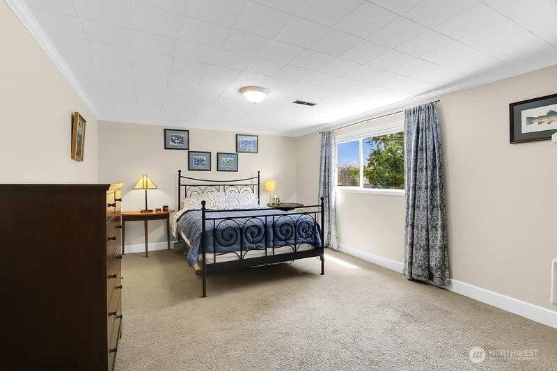 16524 37th Avenue NE