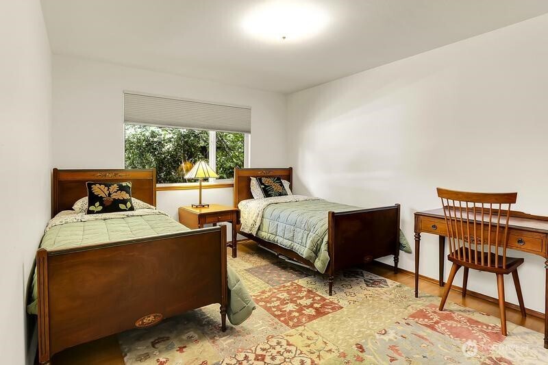 16524 37th Avenue NE