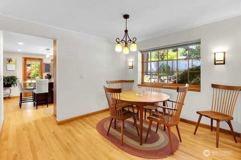 16524 37th Avenue NE