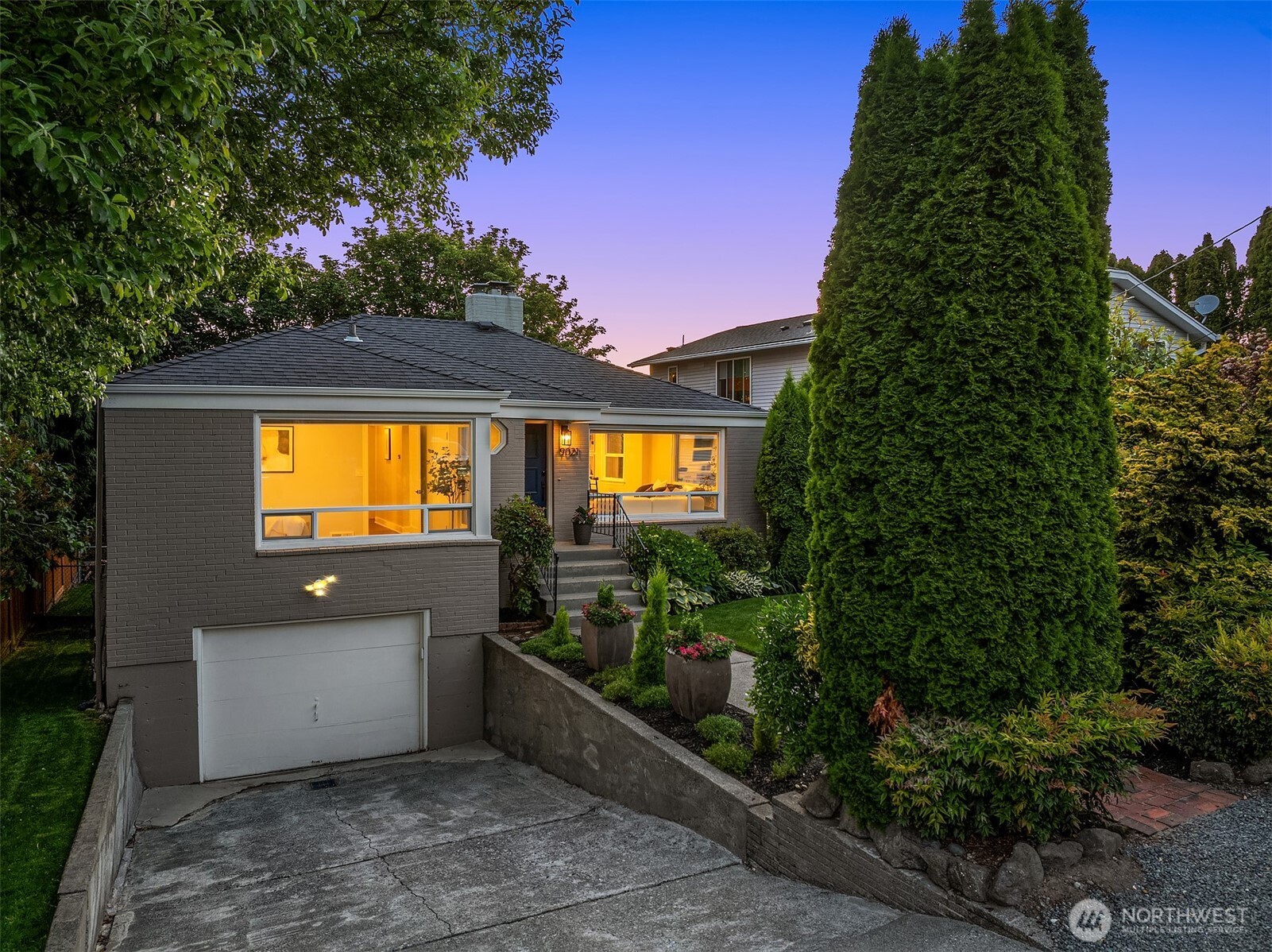 9021 Phinney Avenue N