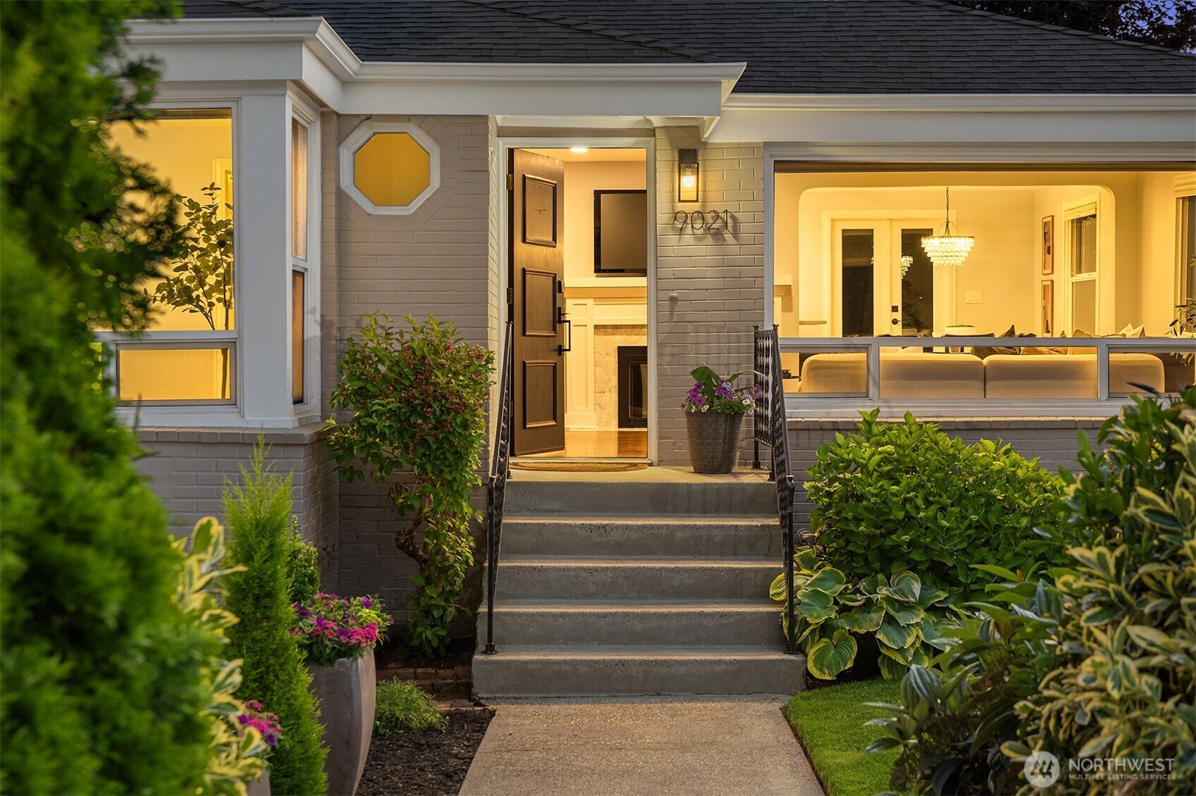 9021 Phinney Avenue N