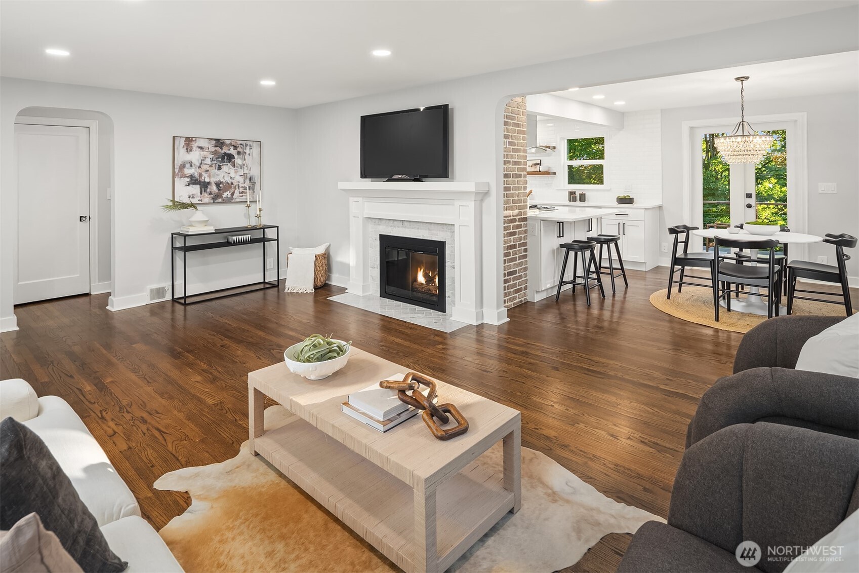 9021 Phinney Avenue N