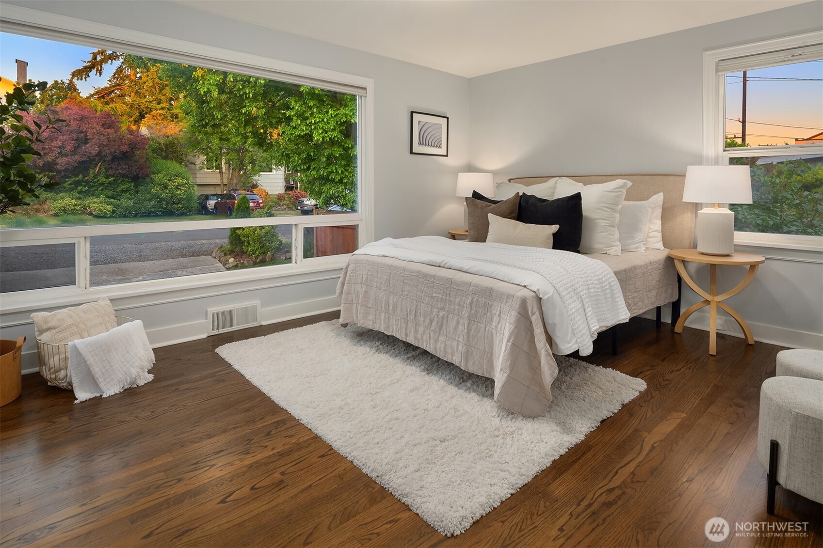 9021 Phinney Avenue N