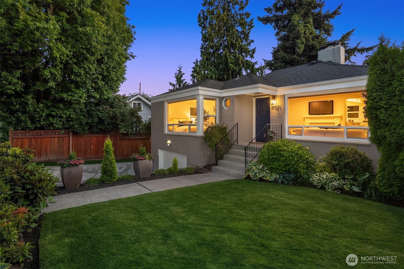 9021 Phinney Avenue N