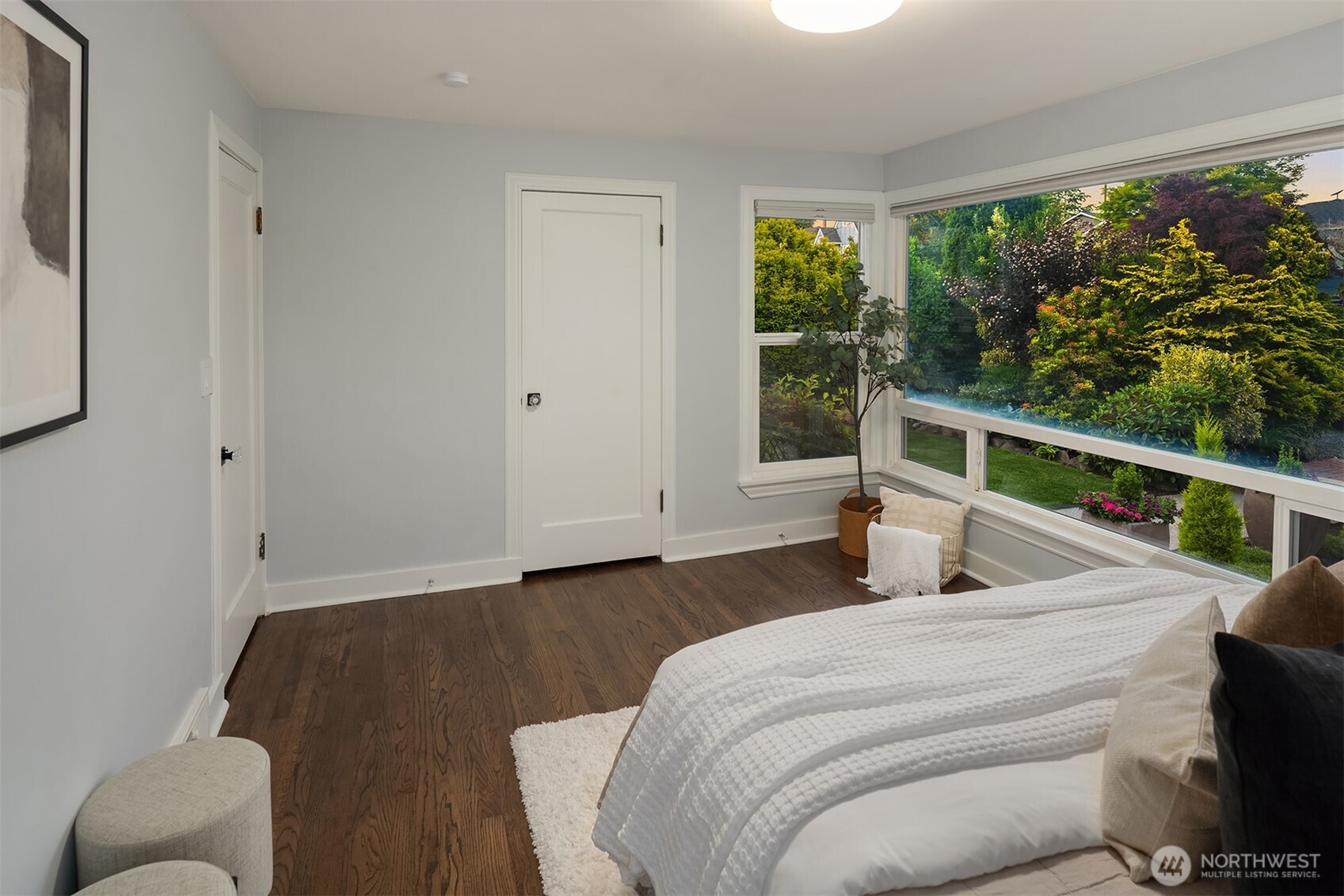 9021 Phinney Avenue N