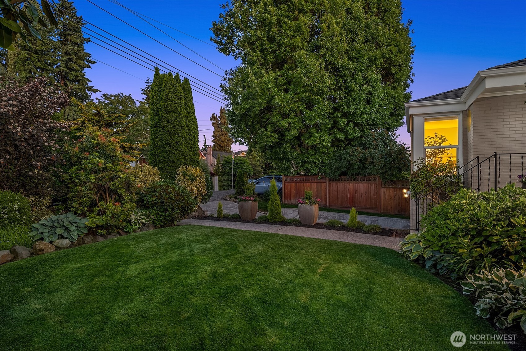 9021 Phinney Avenue N