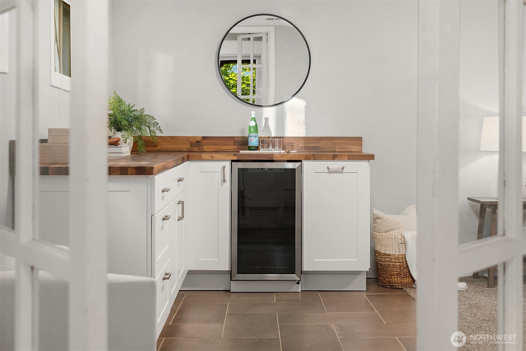 9021 Phinney Avenue N