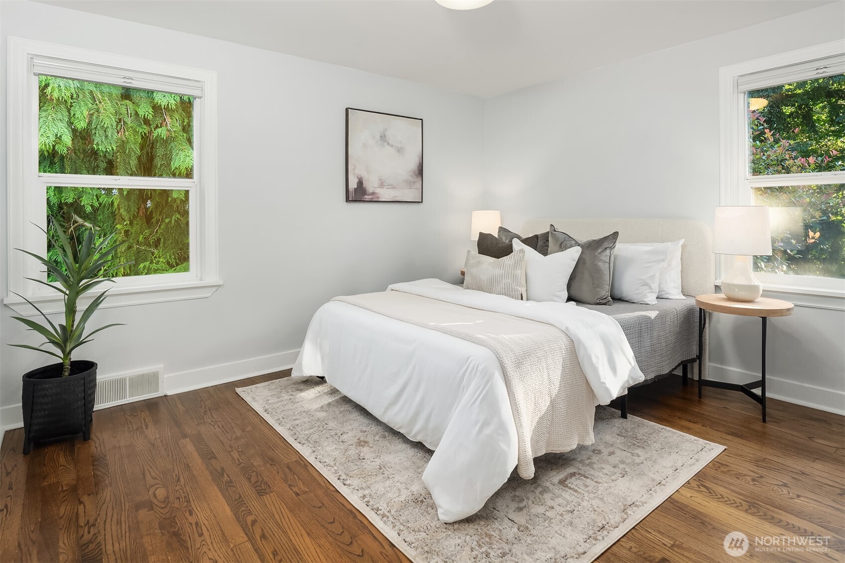 9021 Phinney Avenue N