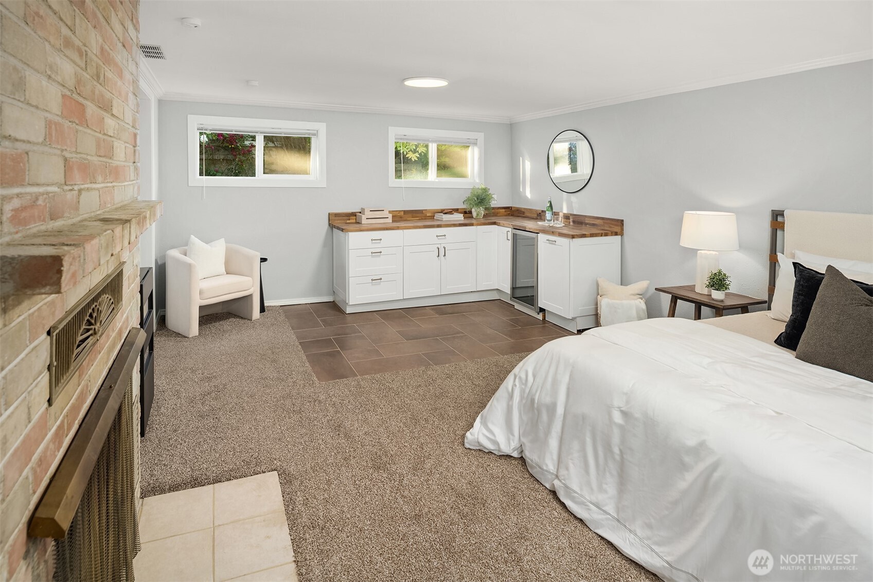 9021 Phinney Avenue N