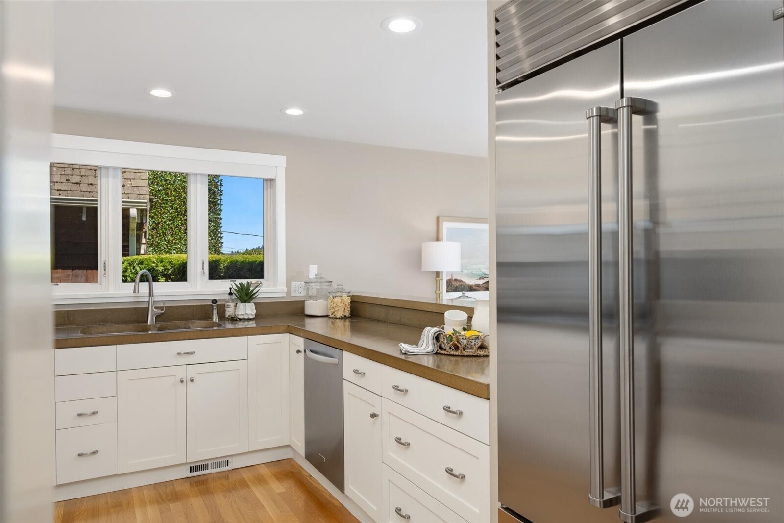 3904 W Sheridan Street