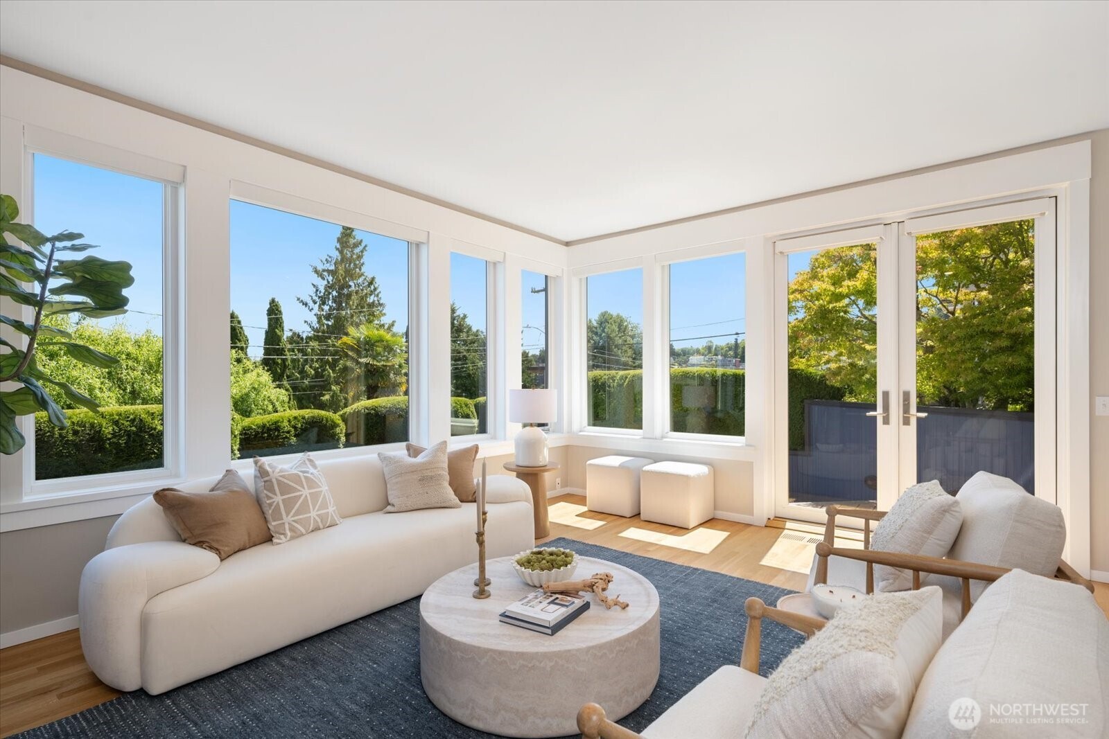 3904 W Sheridan Street