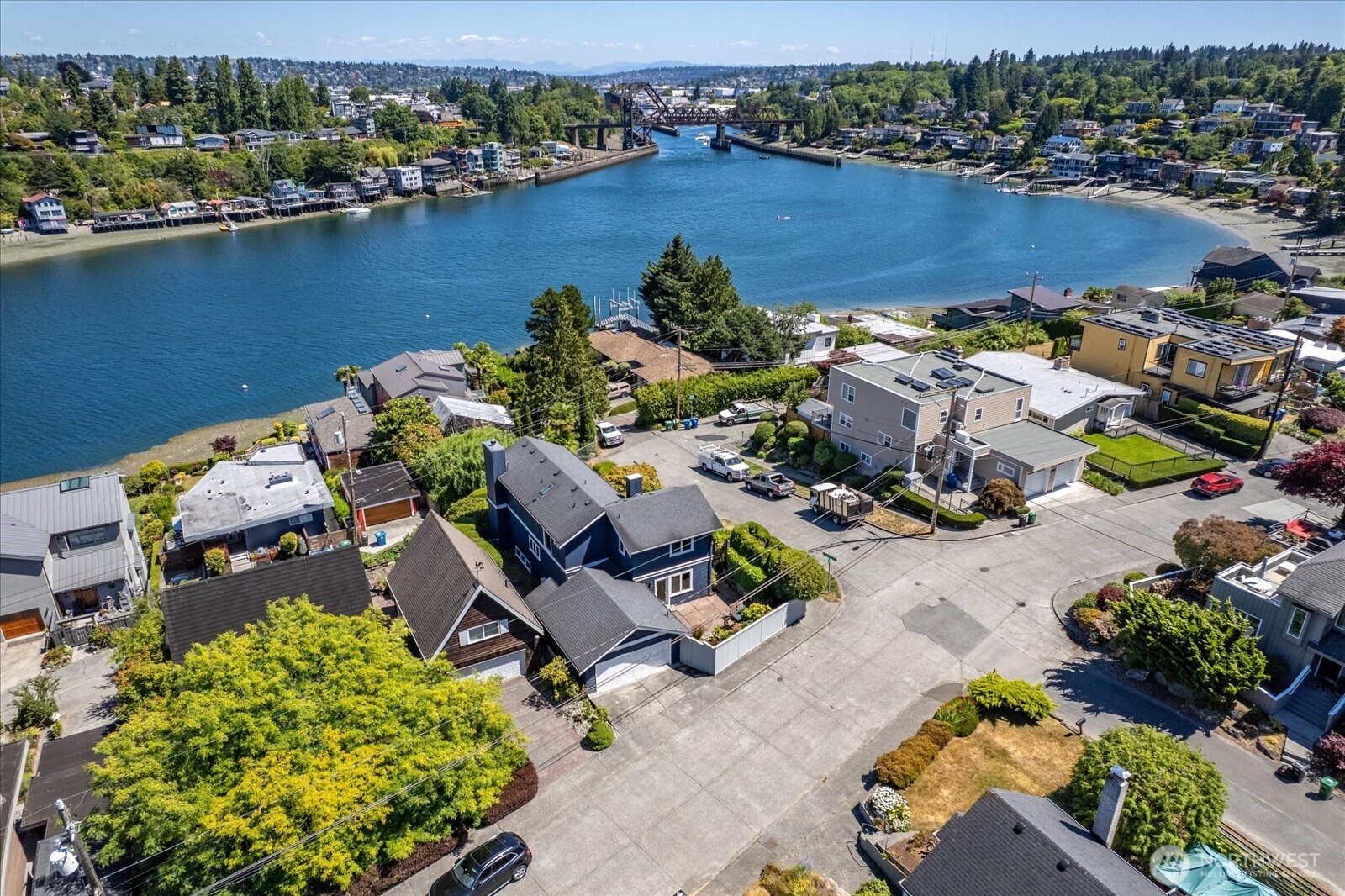 3904 W Sheridan Street