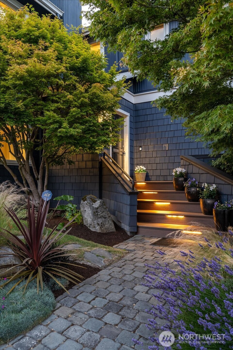 3904 W Sheridan Street